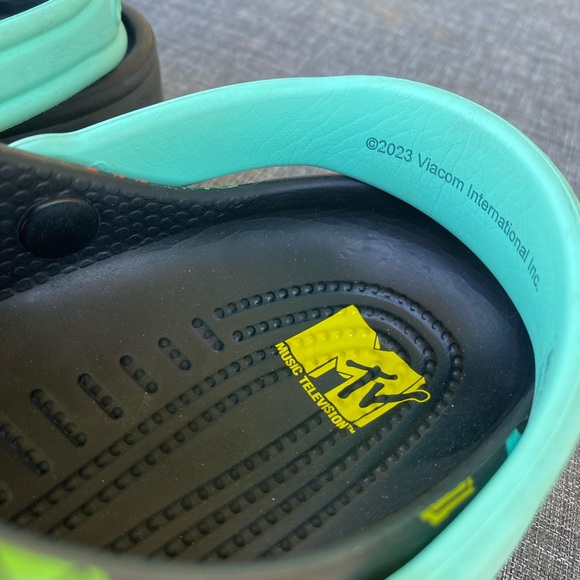 Croc MTV classic clogs unisex size 1 - Picture 5 of 12